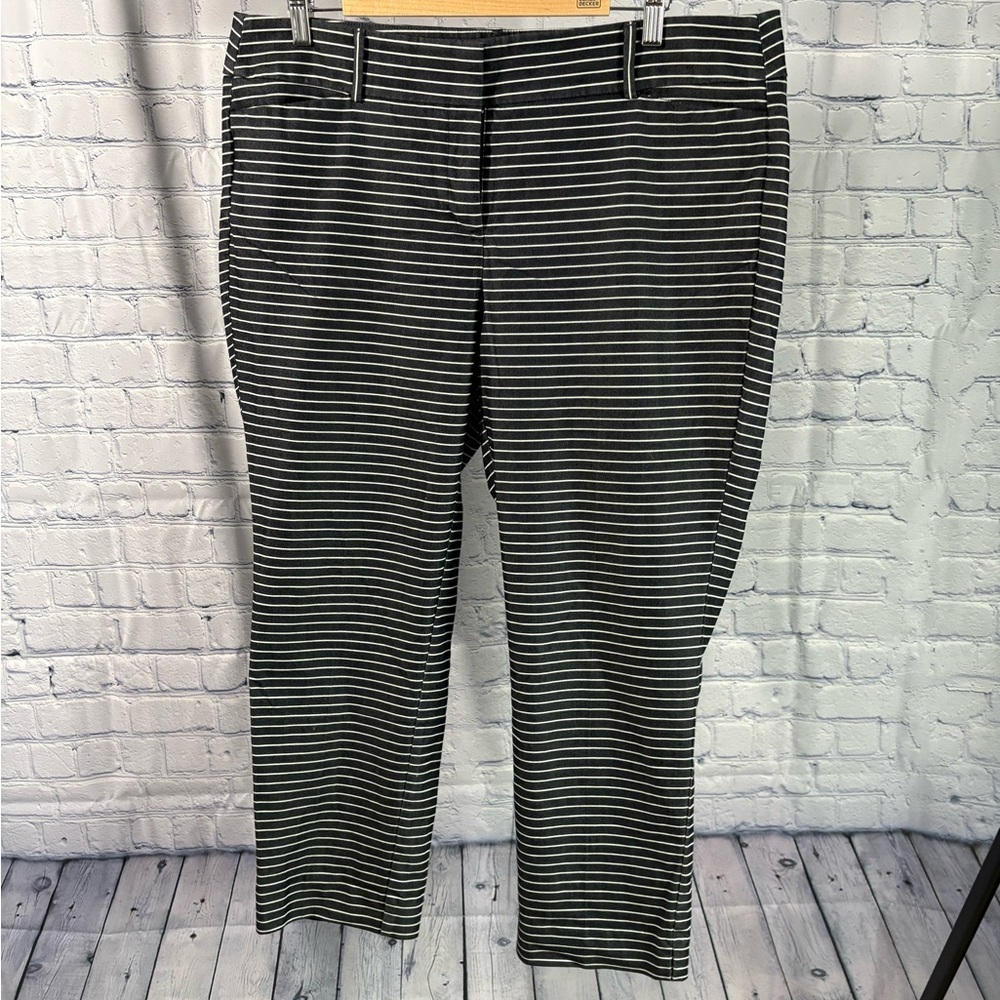 Ann Taylor LOFT‎ Marisa Black and White Striped  Straight Leg Pants. Size 14.